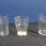 átlátszó műanyag pohár